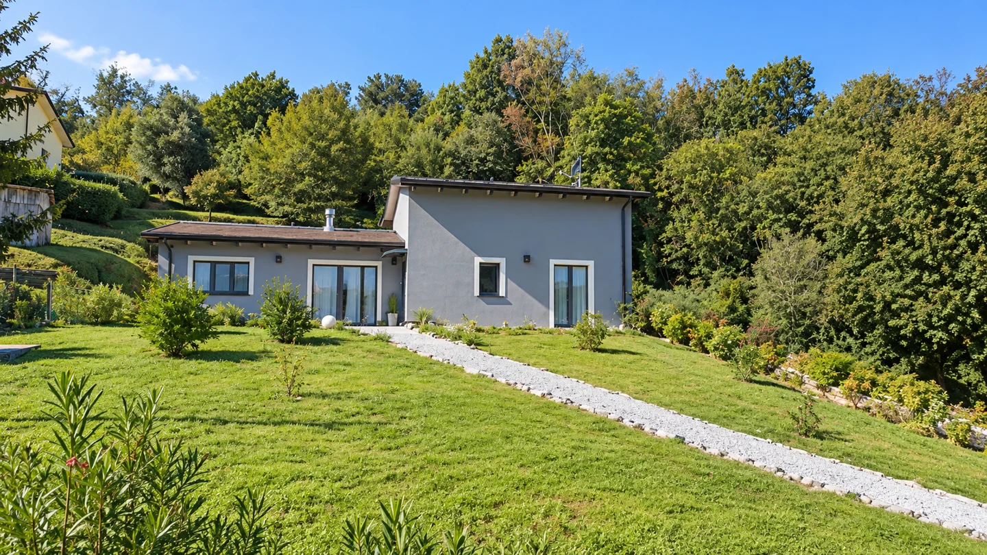 Villa tra La Spezia e Riccò del Golfo, Area di La Spezia — MANINI
