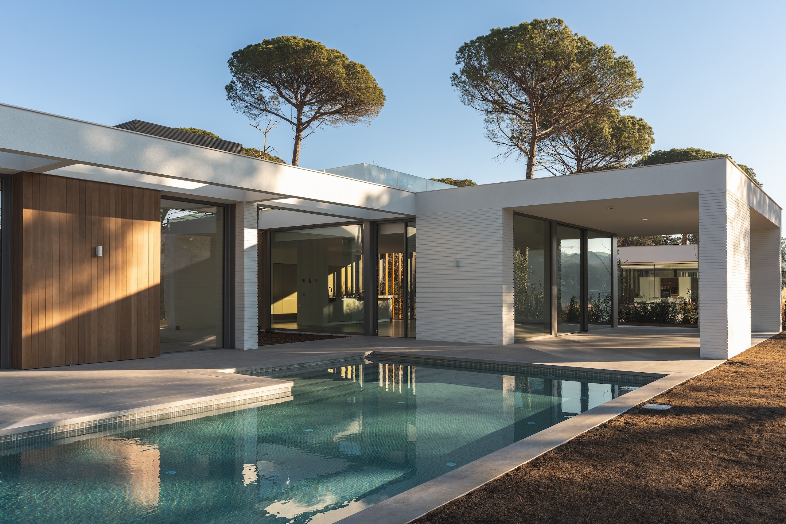 How much does it cost to build a timber villa in Italy in 2025